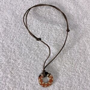 Vintage 90s Metal Enamel Round Cutout Pendant Necklace